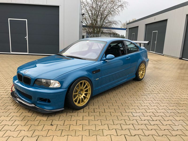 BMW 1M drift z dymem